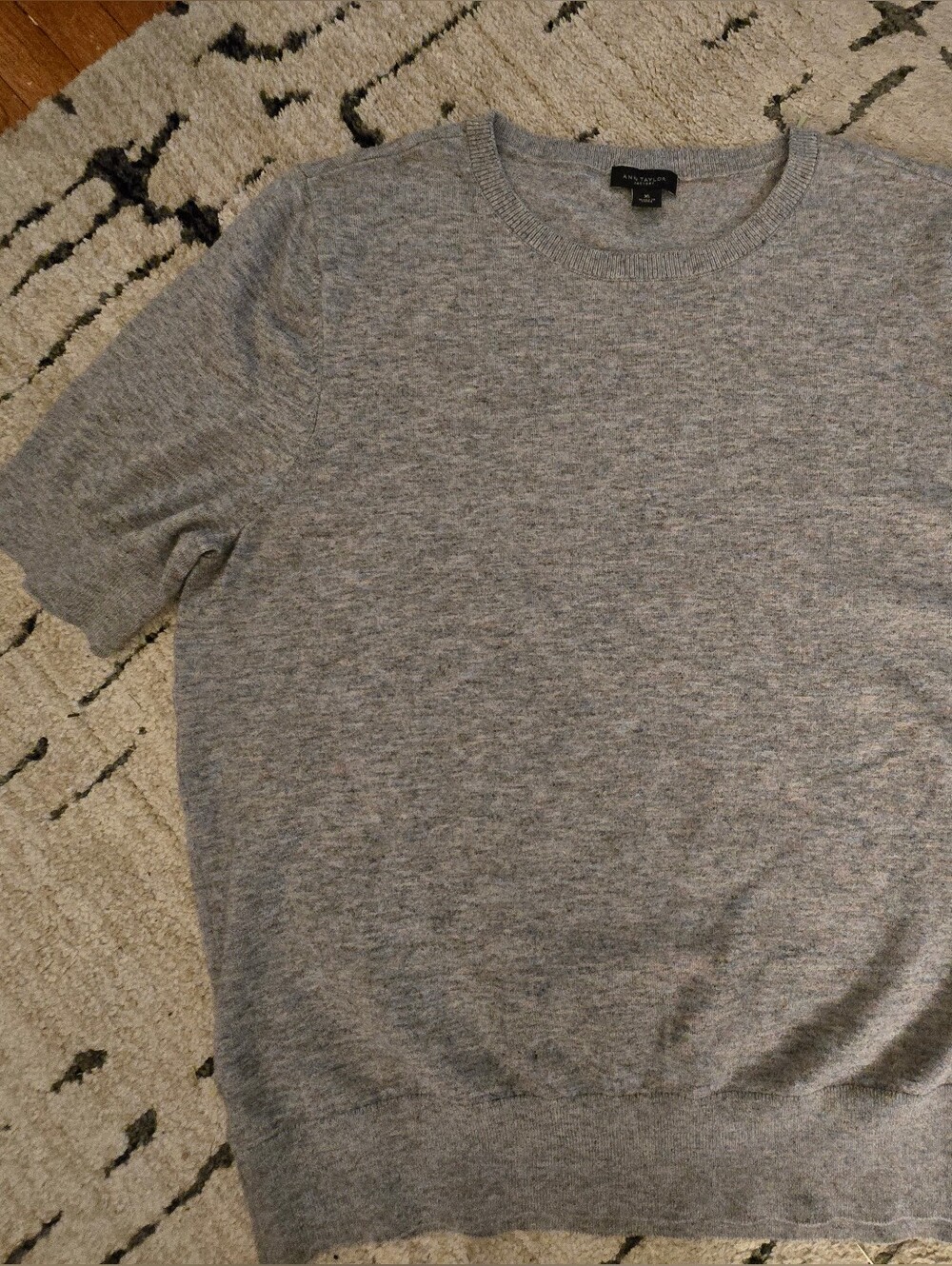 Ann Taylor Heather Gray Short Sleeve Crewneck Top